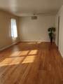 911 Lawndale Dr - Photo 2
