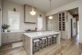 1302 Pillow St - Photo 28