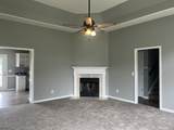 205 Holly Ln - Photo 4