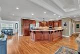 525 Amberly St - Photo 11