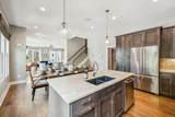 954 Russell St - Photo 11