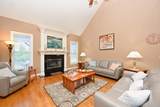 1043 Dorset Dr - Photo 3