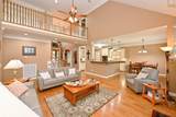 1043 Dorset Dr - Photo 4