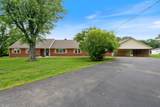 1108 Lakeview Dr - Photo 2
