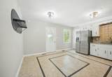 409 Spencer Ln - Photo 11