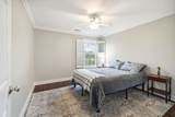 1083 Auldridge Dr - Photo 16
