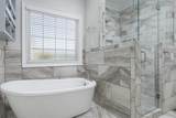 2722 Red Oak Drive - Photo 18