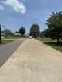 407 Robins St - Photo 11