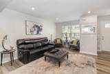 2935 Winterberry Dr - Photo 4