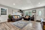 921 E Circle Drive - Photo 3