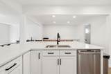 1048 Edgewater Cir - Photo 6