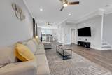129 Green St - Photo 4