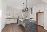 910 Youngs Ln - Photo 11