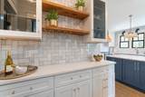 922 Lawrence Ave - Photo 31