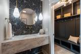 922 Lawrence Ave - Photo 38