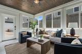 922 Lawrence Ave - Photo 41