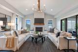 922 Lawrence Ave - Photo 9