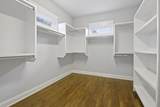 2247 Greenwood Ave - Photo 17