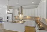 2247 Greenwood Ave - Photo 9