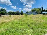 1005 Highpoint Ln - Photo 2