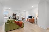 606 Markham St - Photo 11