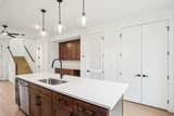 912 Smiley St - Photo 16
