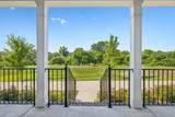 1012 Stoneleigh Ln - Photo 4
