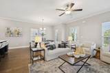 1012 Stoneleigh Ln - Photo 9