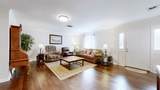 921 Brentwood Pt - Photo 3
