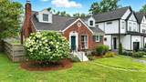 1018 Burchwood Ave - Photo 2