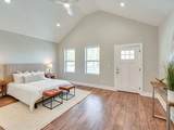 1201 Walsh St - Photo 2