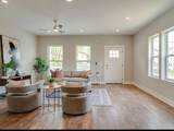1201 Walsh St - Photo 5