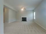2037 Silverton Cir - Photo 3