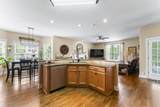 2052 Woodcliff Dr - Photo 17