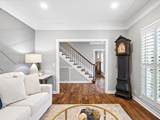 2207 Oakwood Ct - Photo 9