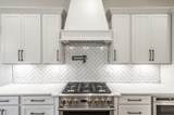 1016 Luxborough Dr - Photo 17