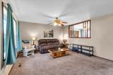 1001 Henley St - Photo 2
