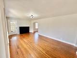 2711 Kenwood Dr - Photo 2