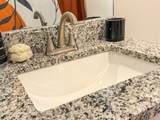 943 Wall St - Photo 17