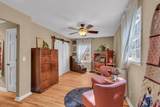 1439 Thomas Cir - Photo 20