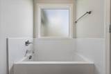 1384 Sussex Dr - Photo 20
