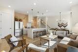 1037C Scovel St - Photo 7