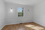 1059 Oakwood Rd - Photo 4