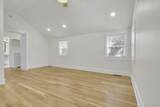 1121 Goldilocks St - Photo 22