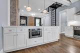 929 Montrose Ave - Photo 4