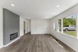 609 E 11th St - Photo 8