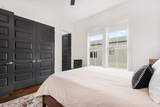 1027 E Trinity Ln - Photo 19