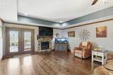 1560 Fairfield Rd - Photo 3