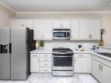 1043 Howland St - Photo 14
