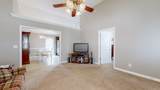 1009 Halverson Dr - Photo 5